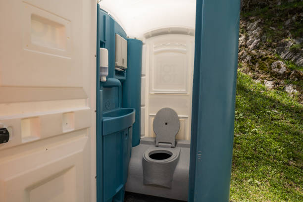 Best Porta potty delivery and setup  in Los Angeles, CA
